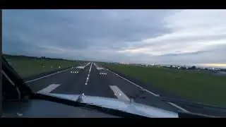 Boeing 737 landing into Belfast International Airport (BFS/EGAA)