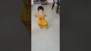 Baby&rsquo;s First Steps 👣 #Shorts ​#SupriyaSaraWorld #FirstSteps #BabyWalking  #CuteBaby #PehleKadam