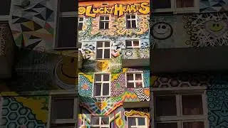 Nov 14, #2022 The building in the #Berlin. Happy go lucky hearts #happygoluckyhearts #фасад здания