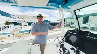 2023 Everglades 273 CC &ndash; Twin Engines | 27' Center Console | Low Hours!
