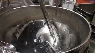 Industrial Stainless Steel Cooking Pots Steam Cooking Pan with Scrapers Steam Jacketed Kettle