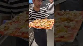 Rectangular shape Pizzaa khaoge ||Pizza express|| #shorts #yt #pizzalover #pizzarecipe #pizzaexpress