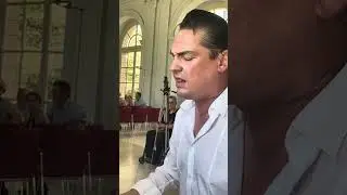 Arne Unbehauen am Piano in der Orangerie in Erlangen am 19.08.2023.