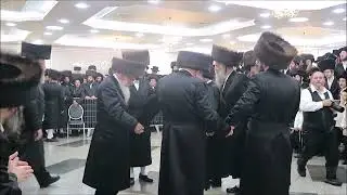 כ