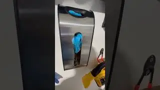 Настенный диспенсер для продуктовых пакетов Simplehuman