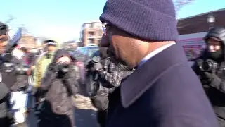 Sen. Raphael Warnock visits Alex Pretti memorial in Minneapolis