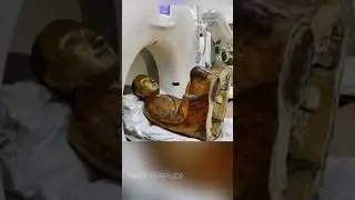 Шокирующее открытие внутри древней статуи #шорты
