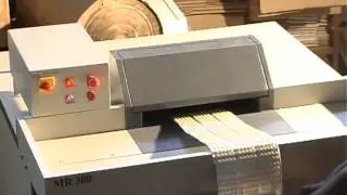 AVANTI PAPER SHREDDER- MR300
