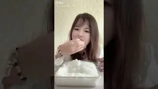Ice eating asmr ❄️🍧 #cruncyice #mukbang #frostyice #satisfying #iceeatingamsr
