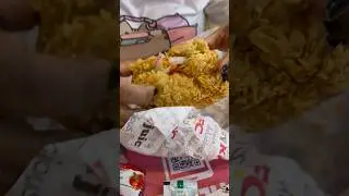 Double down kfc burger 😋 #kfc #friedchicken #kfcchicken #crispychicken #kfcfriedchicken #food #asmr