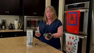 QUICK LOOK Viski Penguin Stainless Steel Cocktail Shaker for Penguin Lovers