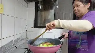 Let's cooking cucumber with chicken legs 
