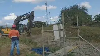 TEMPORARY ACCESS GOING TO TOOL PLAZA EXPRESSWAY