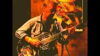 Tom Hall plays Mermaids