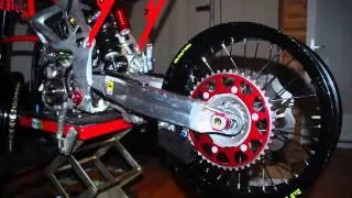 www.supermotoforum.co.uk - Aprilia 