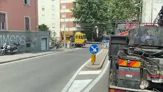 Mezzo di Rfi in transito sulla linea Bologna-Portomaggiore.