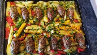 Sobada kotlet və kartofun hazırlanması / Fırında k&ouml;fte patates yapımı #keşfetbeni&ouml;ne&ccedil;ıkar #keşfet