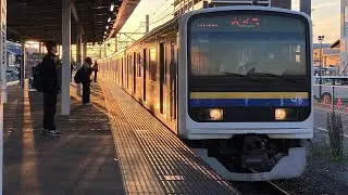 内房線209系2000番台ﾏﾘC424編成＋ﾏﾘ￼C401編成（トップナンバー）が千葉行として袖ヶ浦駅2番線に到着するシーン（178M）