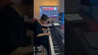 Draft One Series - Sample this ! (Cmin - 94 BPM) - I hear funky drums on it, anyone?