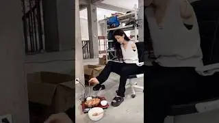 ArmlessGirl CookingShrimp With HerFeet| ImpossibleLady520 #armless #girl #china #feet #shrimp #cook