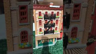 Department 56 Friends TV Show Village 3 Pc Set Central Perk Building Couch & Fountain