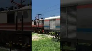 WAP 5 Intercity Express Train Crossing Triple Railway Line | Train Simulator #shorts #shortvideo