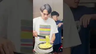 KETIKA LIO KANGEN MASAKAN PAPA DARIUS, LANGSUNG AMBIL SEPIRING PENUH
