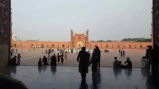 Badshahi Mosque (Prayer time)