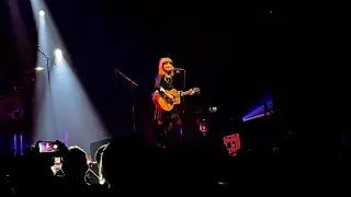 Paramore live in Dublin 13/04/23: Hayley Williams covers The Cranberries ‘Dreams’