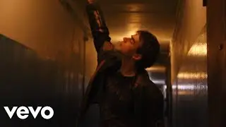 Vilian Why - roAR (official music video, vevo)