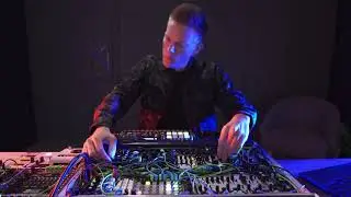 Momec - Under Floor [ FLASH 268 ]
