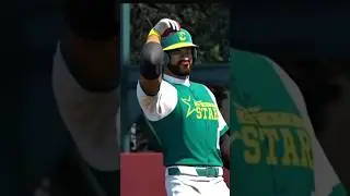 PRIMER HIT🔥 + ROBO DE BASE🫠 V&iacute;deo disponible en: @RayfeerYTGAMING  #mlb #mlbbshorts #mlbtheshow25