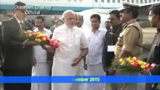 Oommen Chandy receives PM Narendra Modi at Kochi naval base airport