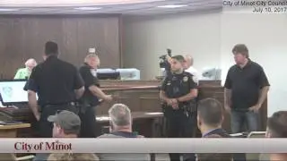 Officer Noyes Receives Life Saving Award