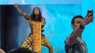 Mr. Ade Rai 53 years old 3 time natural world champion guest posing at hsf expo @musclegym2017