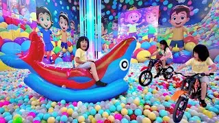 Main Balon, Mandi Bola, Balap Sepeda dan Main Mobil Mobilan - Playground Anak
