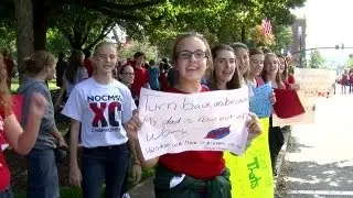 Medina 8th graders protest government shutdown