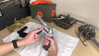 正确握枪方法 半自动手枪 左轮手枪