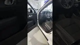 Volvo EX40 (2025) &ndash; Extended Range Electric SUV | 570 km WLTP Range