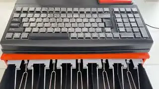 Keyboard smart cash register with cash box