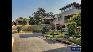 R 5,500,000 - 12 San Diego, Seaward Estates - Private Cul-de-Sac Home Offering Space and Lifestyle