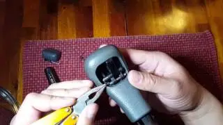 1992-2000 Volvo 850/S70/V70/C70:  Shifter knob button repair (automatic transmission)
