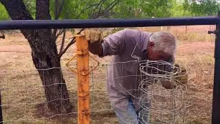 Building a fence using a stretcher bar