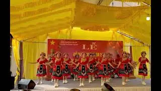 tiếng khèn mùa ban nở - ngày hội làng câu lạc bộ phụ nữ TDP Đức thành biểu diễn 