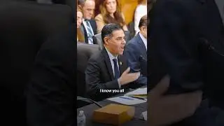 Член палаты представителей Гарсия и сенатор Блюменталь принимают у себя граждан США, незаконно за...