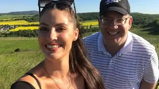 Angelina Kappler, Deutsche Weinkönigin 2019/20, zeigt ihre Heimat Weinsheim
