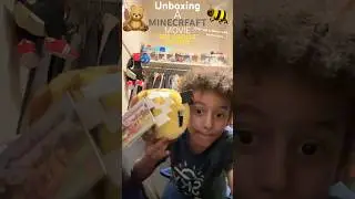 UNBOXING A MINECRAFT MOVIE BEE ABEILLE PLUSHIE🐝@AMinecraftMovie #aminecraftmovie #bee #plushie