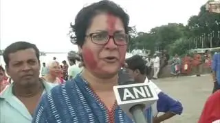 Devotees across India end nine-day Hindu festival by immersing goddess&rsquo; idols in rivers