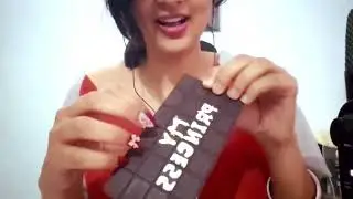 !! EATING !! ASMR~ trying new candies/chocolates for the first time😁🍫🍬