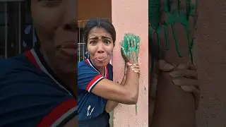 COLEI A MÃO DA MINHA IRMÃ NA PAREDE. MAS, OLHA O QUE ACONTECEU DEPOIS 😱 #humor #shorts #comedia